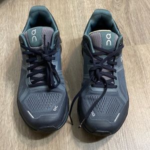 Women’s On Cloud Cloudace Size 7 1/2 Shoe Graphite/Olive color